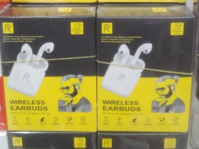 রিয়েলমি ওয়্যারলেস এয়ারবাড (Wireless earbuds)