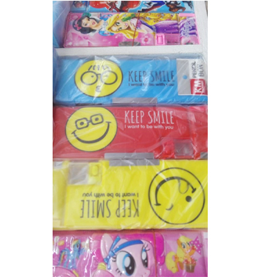স্মাইলিং পেন্সিল বক্স (Smiling pencil box)