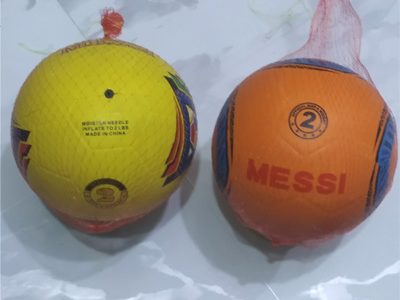 ফুটবল [football]