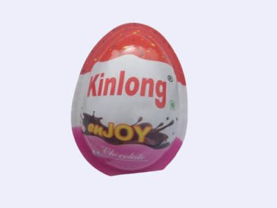 Kinlong enjoy chocolate